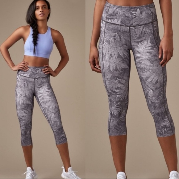 Lululemon Fast & Free Crop size 6
Kindred Spirit Alpine White Multi - Picture 1 of 16